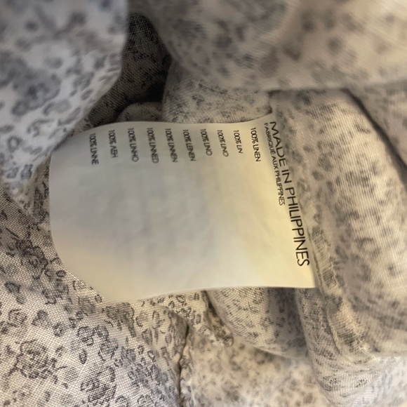 ✨SOLD✨Club Monaco Men’s Medium Slim Fit Floral Linen Button Up - Picture 3 of 3